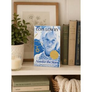 Number the Stars by Lois Lowry - Paperback